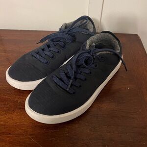 Allbirds Navy Blue Sneakers with White Soles size 7